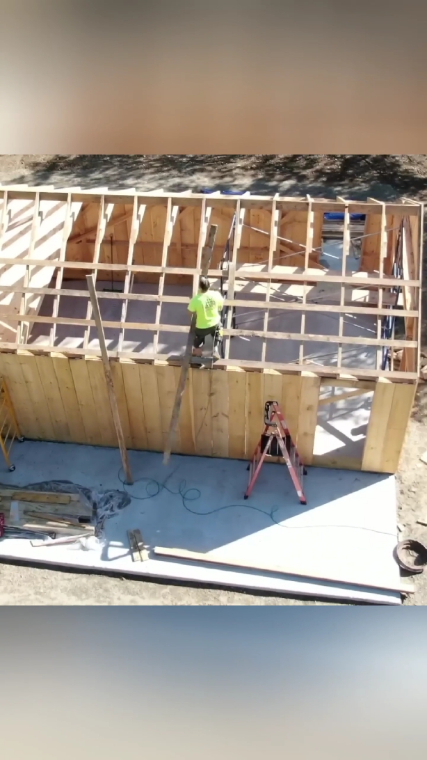 Outdoors DIY Barnhouse Cabin Build part 1. #construction #houseconstruction #build #building #barnbuild #barnhouse #barnhousebuild 