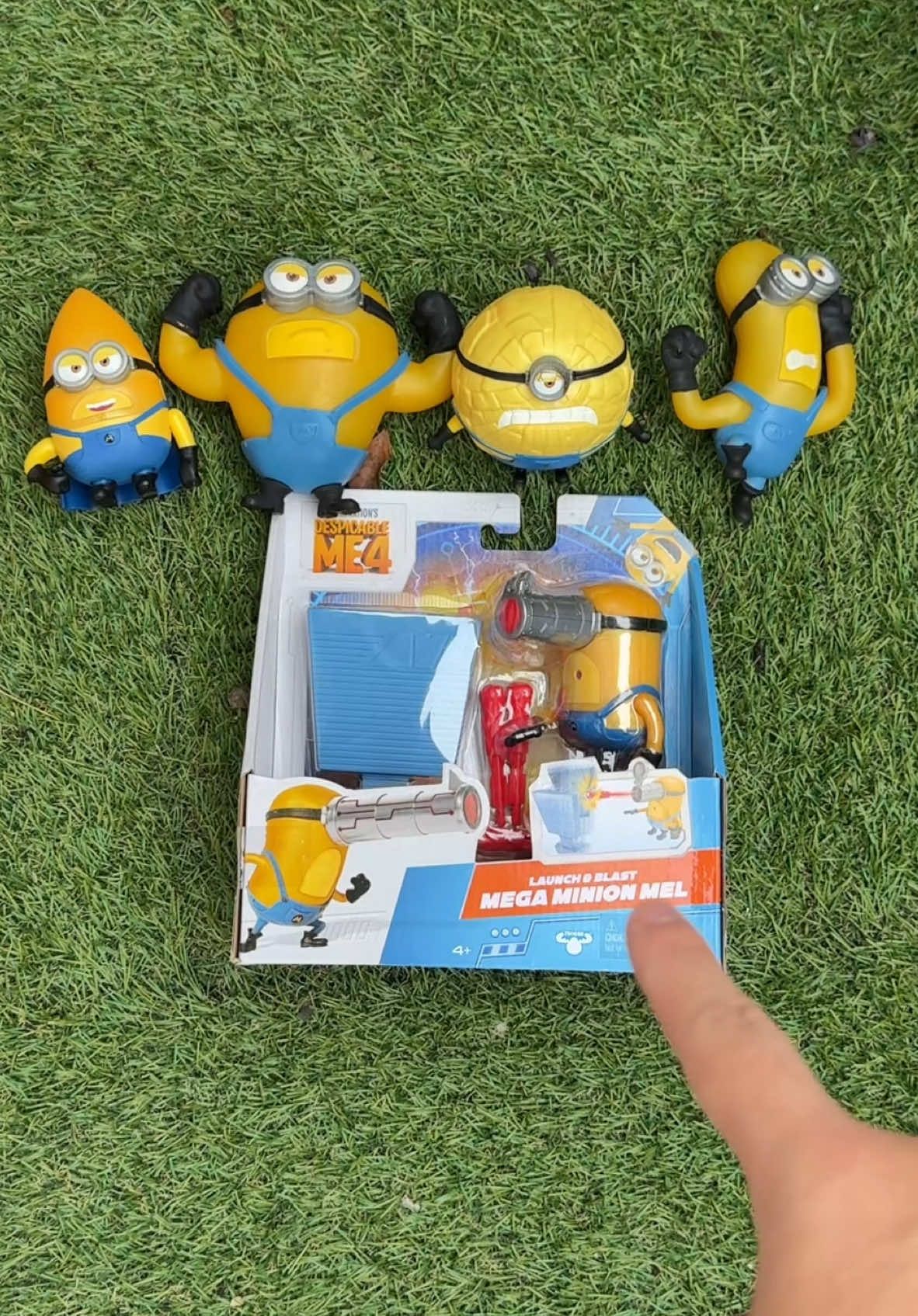 Minions unboxing #bloxfruits #bloxfruit #bloxfruitsroblox #roblox #robloxfyp #lego #Minecraft #minions #mrbeast #fnaf #doors #stumbleguys #fyp #fypシ #skibiditoilet #unboxing #onepiece 