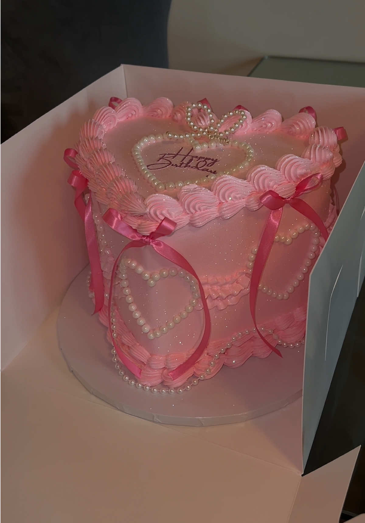 Heart Shaped cake for 20-25 servings … #bayarea #fyp #cakesoftiktok #heartcakes #bows 