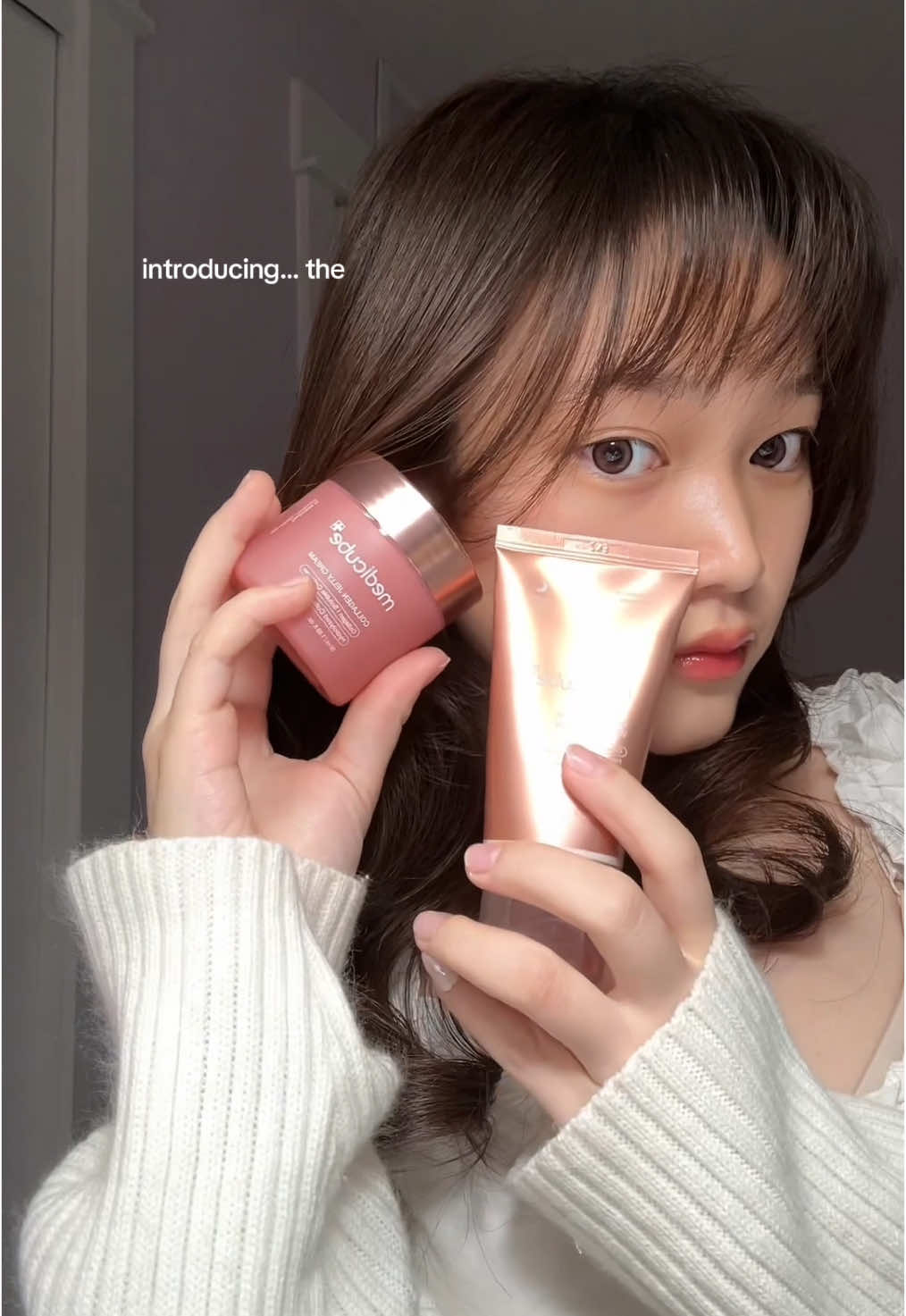 try the viral MEDICUBE collagen duo and wake up with glass skin  : : : #skincare #glassskin **#medicube #glowbooster #kbeauty #koreanskincare #TikTokShop #tiktokshopfinds #tiktokshopreview #glassglowskin #glassskin #jellyskin #nonsponsored #medicubeskincare #skincareroutine #skintok #BeautyTok #SkinCare101 #acneproneskin #darkspots #poreminimizer #hyperpigmentation #collagenwrap 