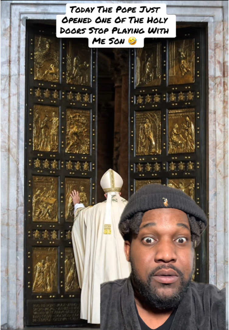 TRUE STORY 🤣 #itsnotagame #stopplayingwithme #truestory #holydoors #pope #jubilee #scary #creepy #greenscreen 