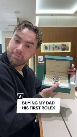 Buying my dad his FIRST rolex 🥹🥹 Should I show his reaction 👀 #fyp #christmas 