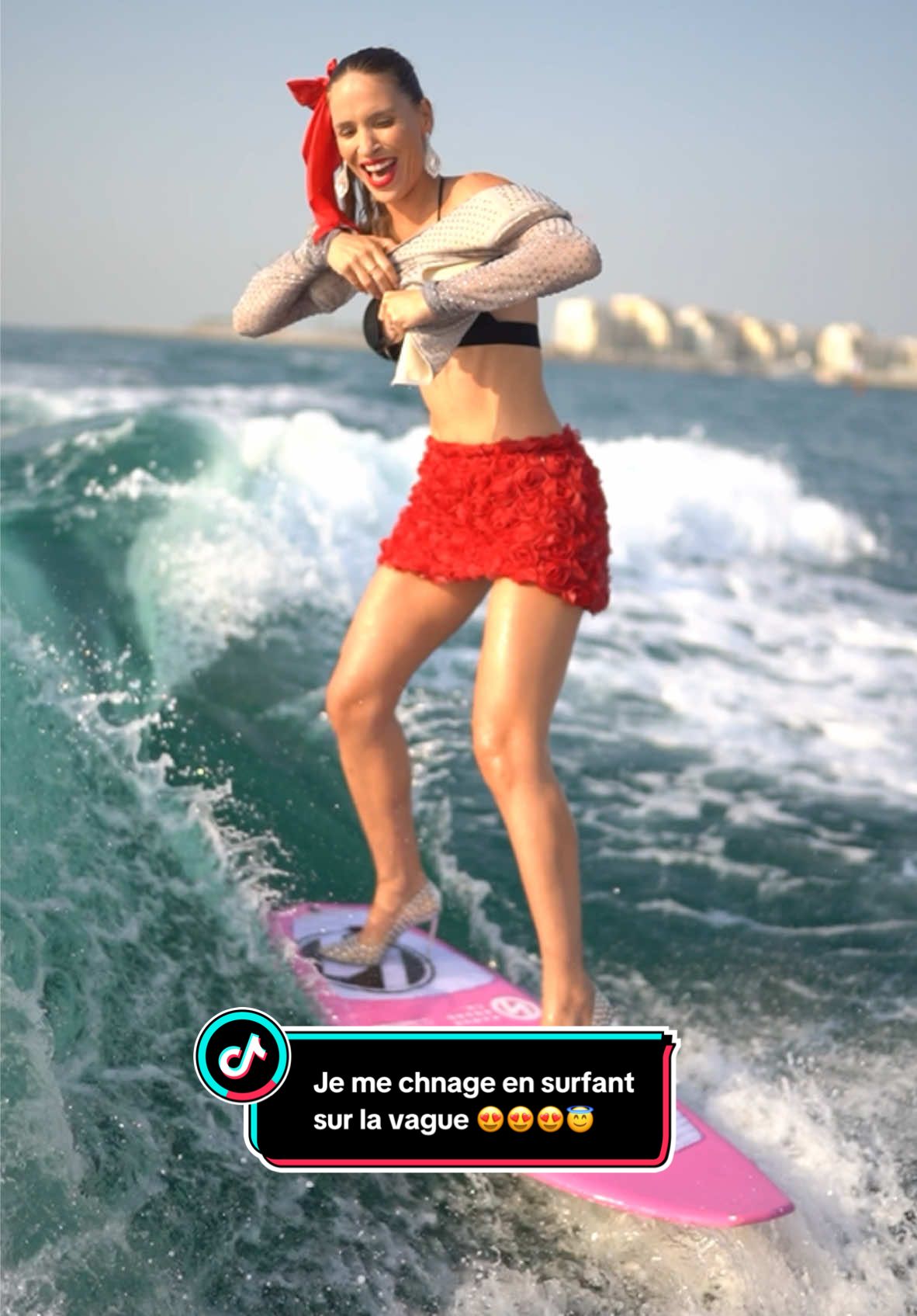 Replying to @♡  alors ?  . . #wakesurfing #heelschallenge #changingclothes #transitiontutorial  #surfing #surfentalons 