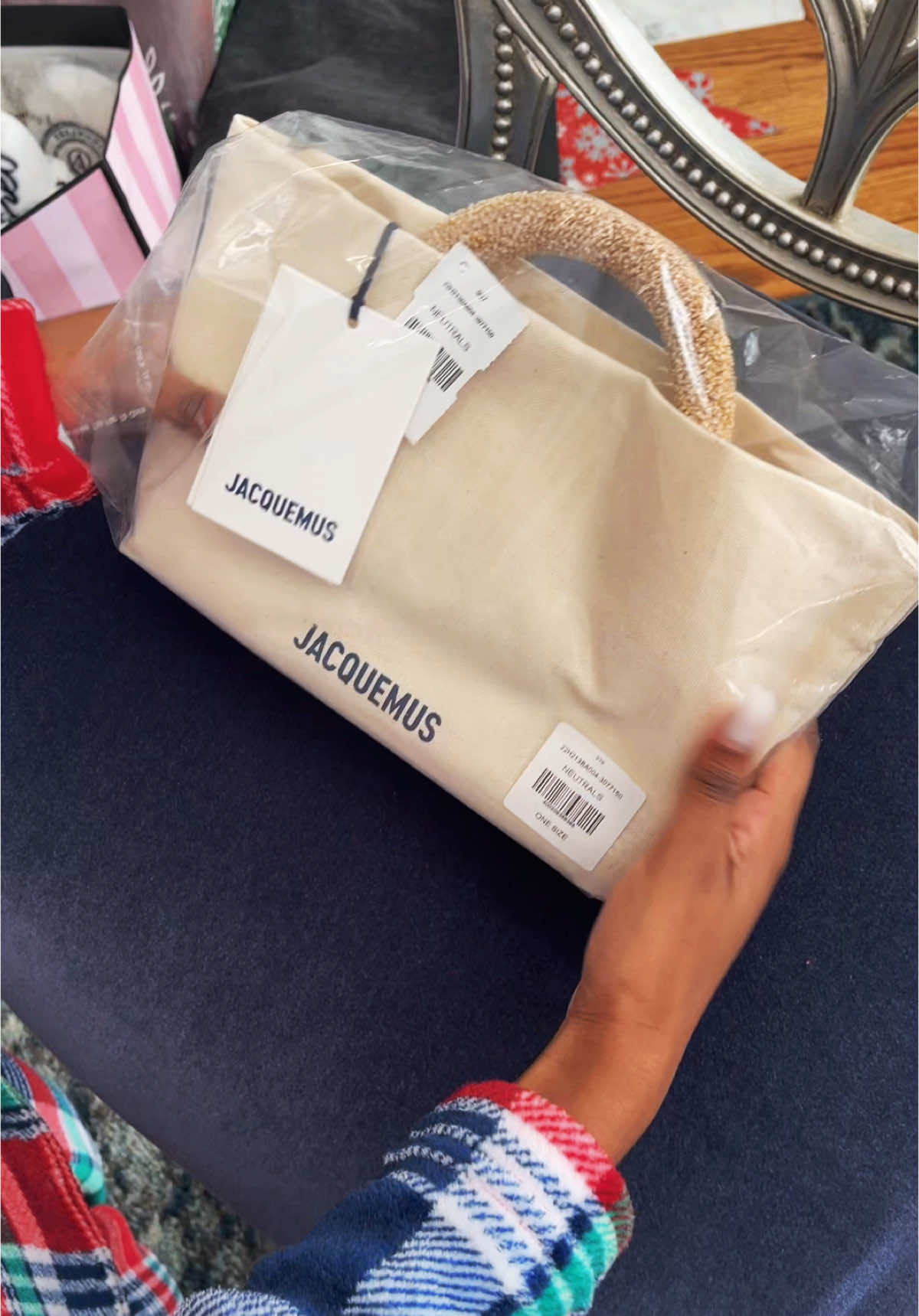 new bagggg #christmashaul #unboxing #jacquemus 