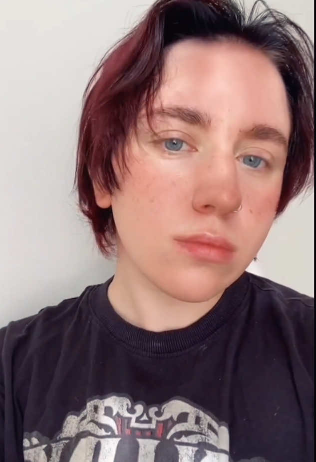 i love to do my makeup when i’m depressed, it makes me feel better. hbu? 🥺 #queertiktok #makeup #nomakeupmakeup #MentalHealth #SelfCare 