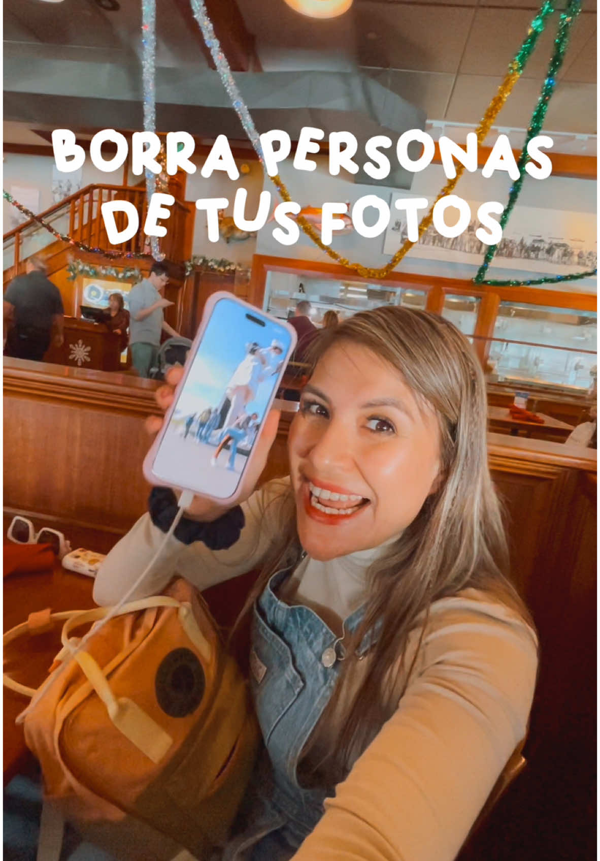 Chequen la forma tan fácil y rápida, de borrar personas y cosas de tus fotos con apple inteligence 😍✨ ##fotosiphone##iphonehacks##tipsiphone