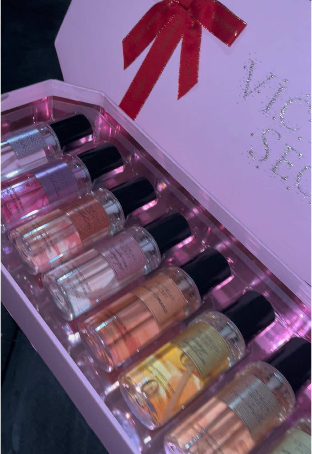 Lo ameee, me encanta ✨❤️ #victoriasecret12set #victoriasecret #fragancias #femenina #rosa #graciasamor #vs #perfumes #splash #romantic #velvetpetals #pureseduction #amo 