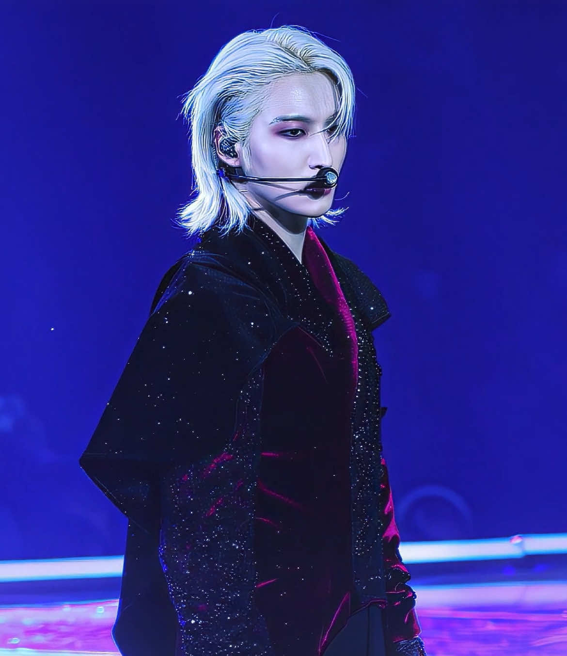 c*nty vampire here to save christmas 🧛 also.. if anyone finds a fancam of yeosang in this performance nd sends it to me i will be forever grateful #seonghwa #parkseonghwa #edit #ateez #fyp