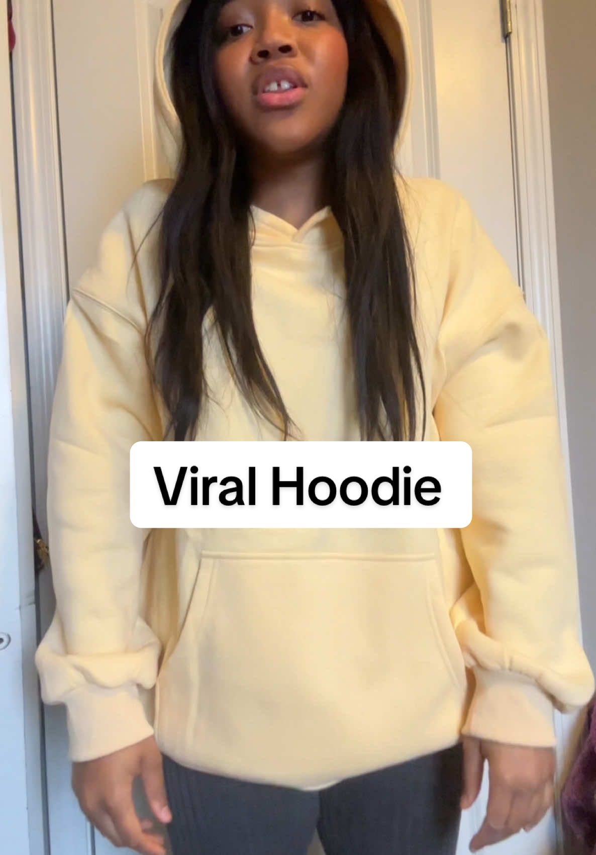 This hoodie is perfectly oversized #oversizedhoodie #hoodie #comfyhoodie #yellowhoodie #viralhoodie #hoodies #perfecthoodie 
