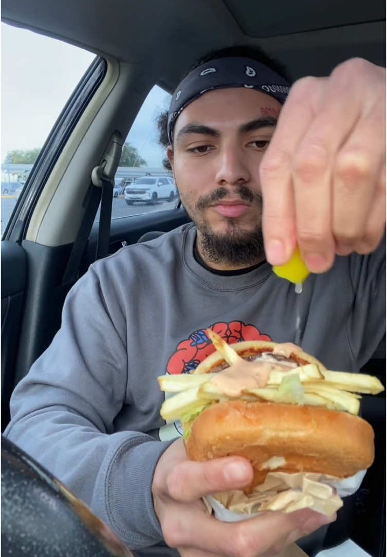 No talking in n out mukbang 🍔🍟 #mukbang #asmr #innout #innoutburger #burger #burgers #burgersandfries #food #Foodie #FoodTok #foodtiktok #foodasmr #eatingasmr #asmrfood #asmreating #eatingsounds #foodsounds #mukbangeatingshow #eatingshow #eatwithme #eatingshowasmr #eatingvideo 