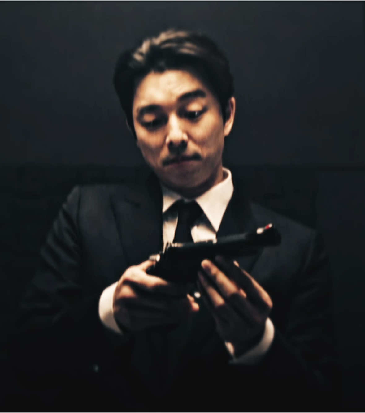 Always as hot as in season 1 // my cc gleamor in bio // #squidgame #squidgame2 #squidgameedit #salesman #thesalesman #salesmanedit #gongyoo #gongyooedit #edit #viral #fyp 