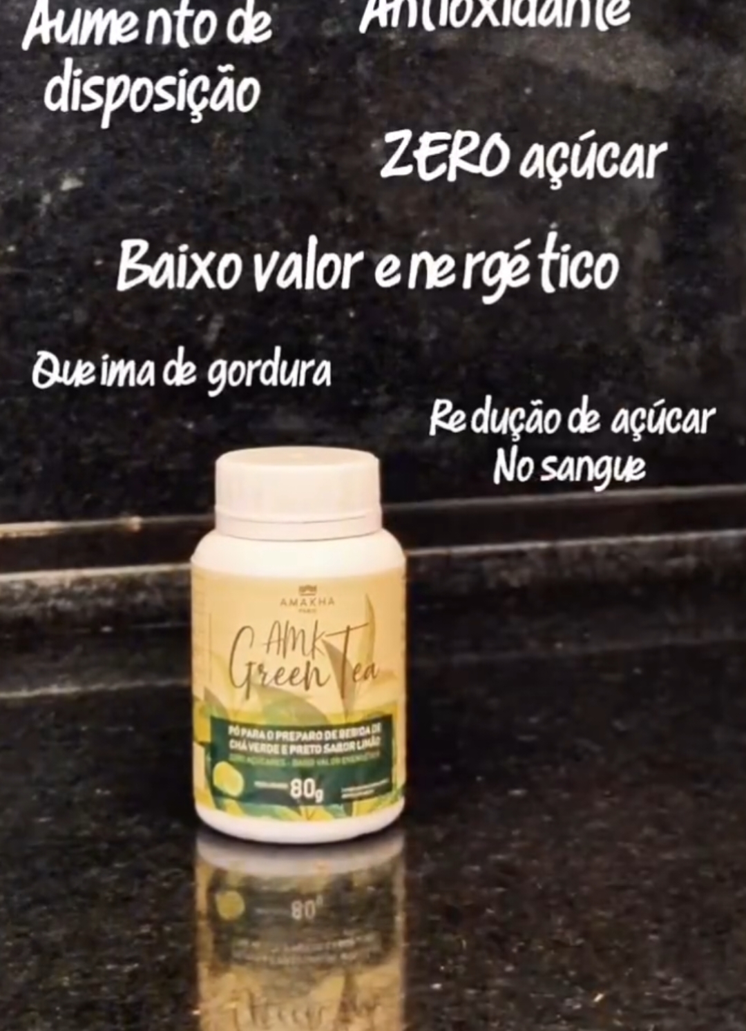 Se você quer dar aquela desinchada pós-Natal, o Green Tea é a solução perfeita! Este chá verde e preto é rico em substâncias antioxidantes, zero açúcar e possui baixo valor energético com sabor de limão. Ele promove a queima de gordura, inibe radicais livres, reduz açúcares no sangue, aumenta a disposição para atividades físicas e auxilia na perda de peso. Além disso, também auxilia na flora intestinal. Aprenda a fazer e experimente! Acesse nosso site ou fale com um consultor para garantir seu Green Tea. #amakhaparislugardegentefeliz #AmakhaOficial #amakhaparisoficial #AmakhaParis 