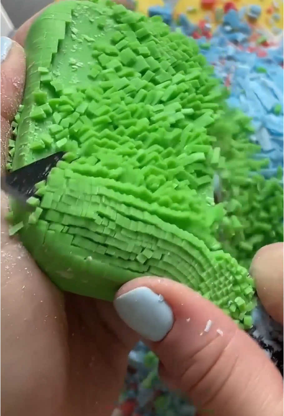 #soap #asmr #soapcubes #satisfying #asmrsounds #soapasmr #foryou #soapcutting #cut #cutting 