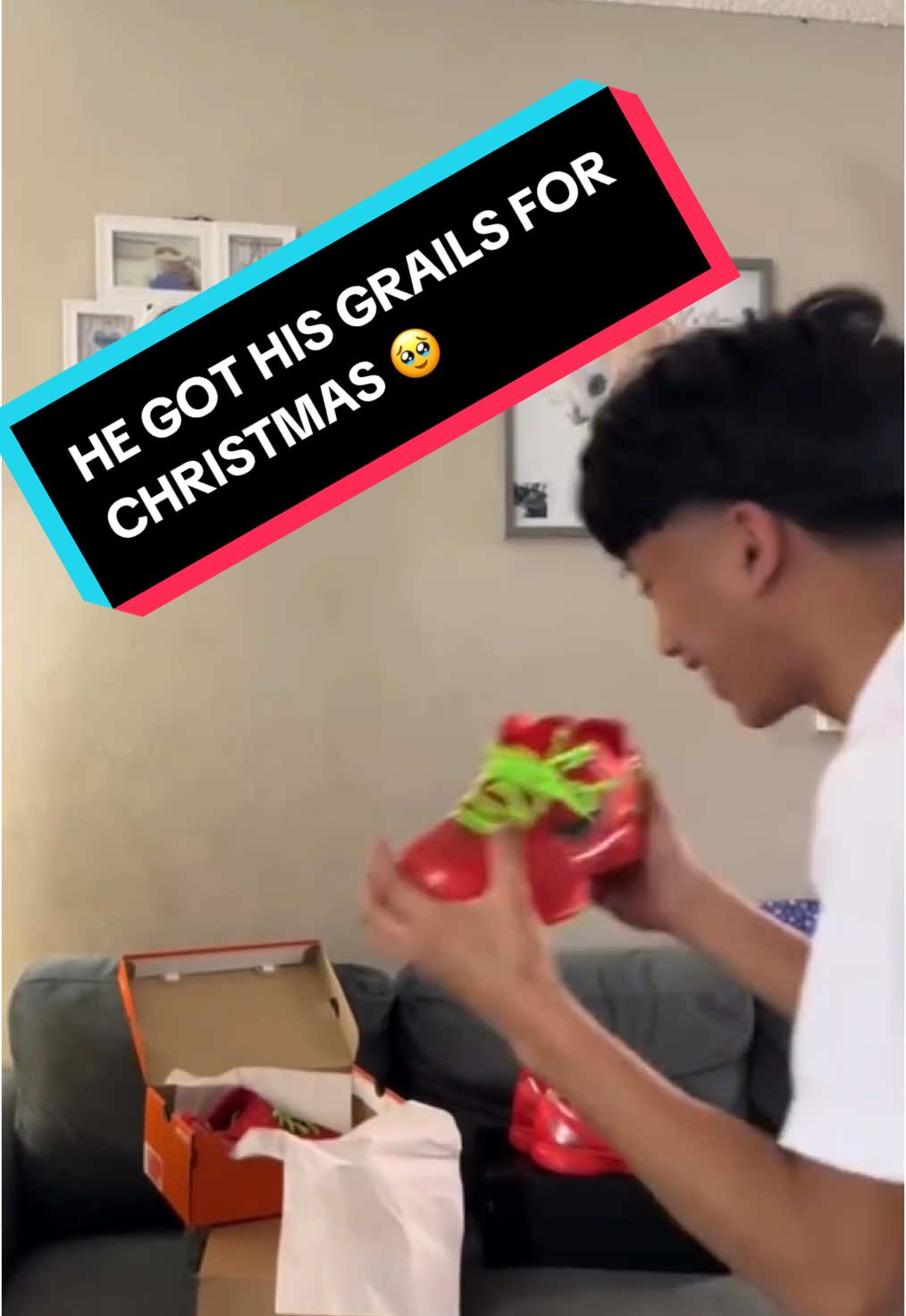 W big brother 😂🙏 (via lbn.jacob_/IG) #sneakers #sneakerheads #sneakertok #sneakertiktok #sneakerheadsbelike #sneakercollector #sneakercollection #christmas #christmasgift #christmasgifts #christmasmorning #nike #wholesome #kobe #nikekobe #kobegrinches #kobe6 #hoopshoes #basketballshoes 