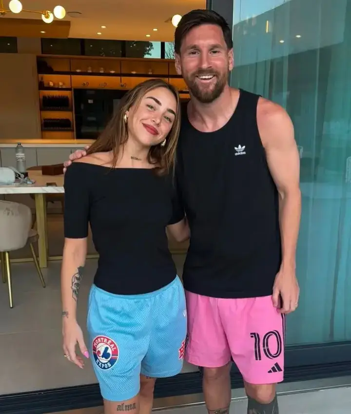 Nicki y Messi 😍 #tiktokponmeenparati #parati #famoso #tiktok #nickinicole #viraal #foto #messi 