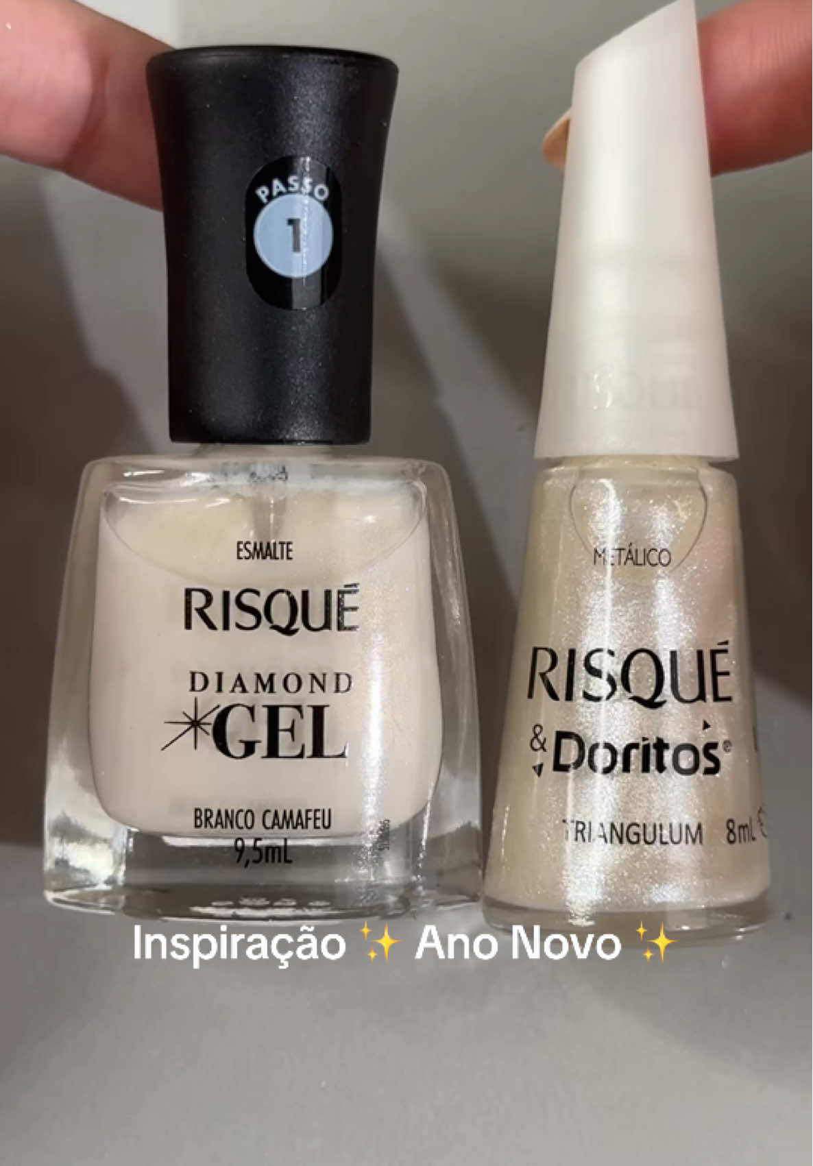 Que tal essa inspiração para o Ano Novo? #unhas #anonovo 