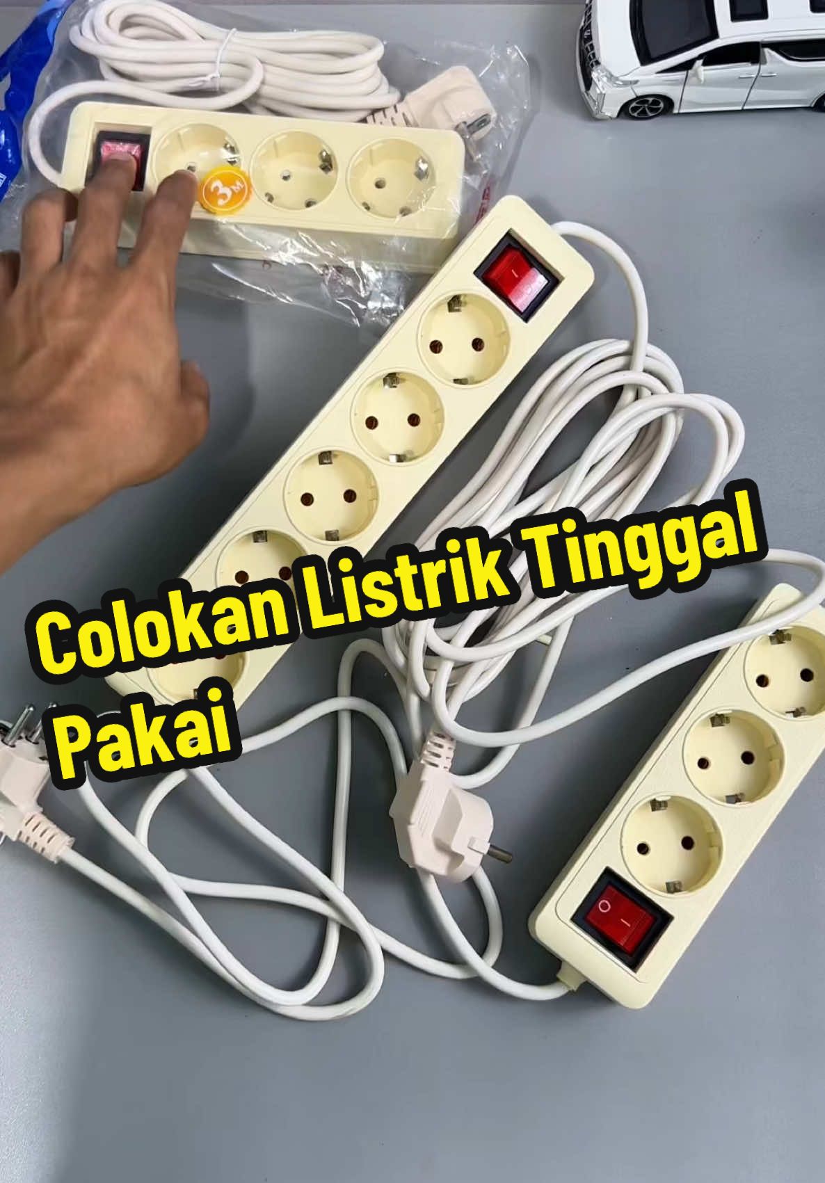 Stop kontak kabel colokan listrik panjang hingga 10 meter tersedia 1 sampai 5 lubang colokan. #colokanlistrik #stopkontak #stopkontakpluskabel #stopkontakkabel 