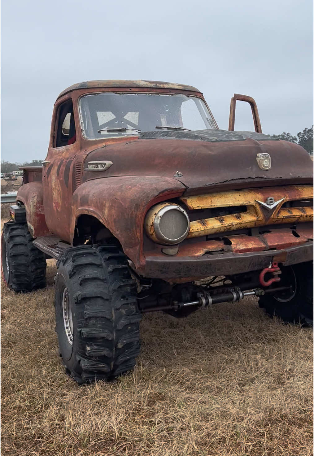 Sounds so angry! Twisted Turtle is ready to attack that Florida mud tomorrow! #michiganmotorsports #ford #f100 #mudtruck #ratrod #rattruck #muscletruck #chevy #bigblock #blowermotor #supercharged 