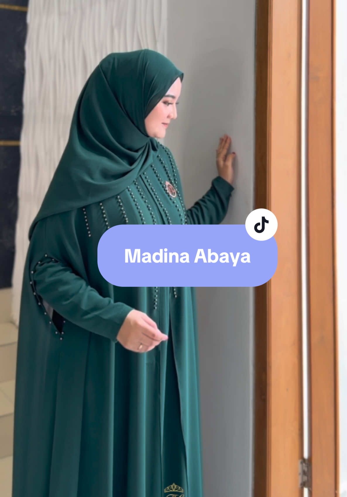 Warnanya mewah bgt ga si😍 #farazlabel #dresslebaran2025 #fyf #fypシ゚viral #bestseller #dresskondangan #trendtiktok #sethijab #pov #emerald #abaya #abayasethijab 