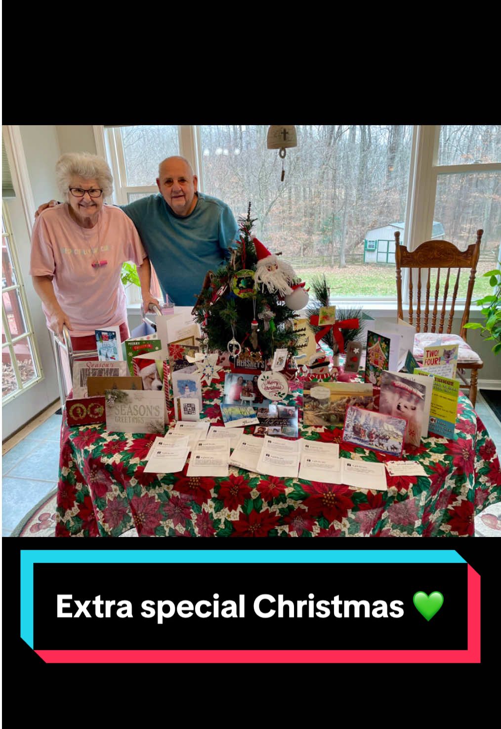 Papa and his new toy being sweet 🥺🎙️♥️ the end of the video are all the gifts and cards that were sent to Jock & Belle for Christmas and/or grams recovery while in rehab! Thank you all 😩🎄