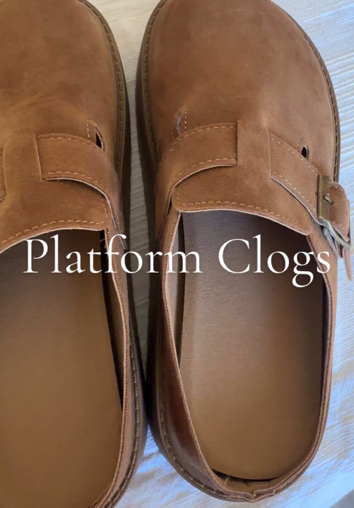 The cutest platform clogs! #shoes #clogs #platformshoes #platformclogs #TikTokShop #tiktokshoes #fashion #trending #cute 