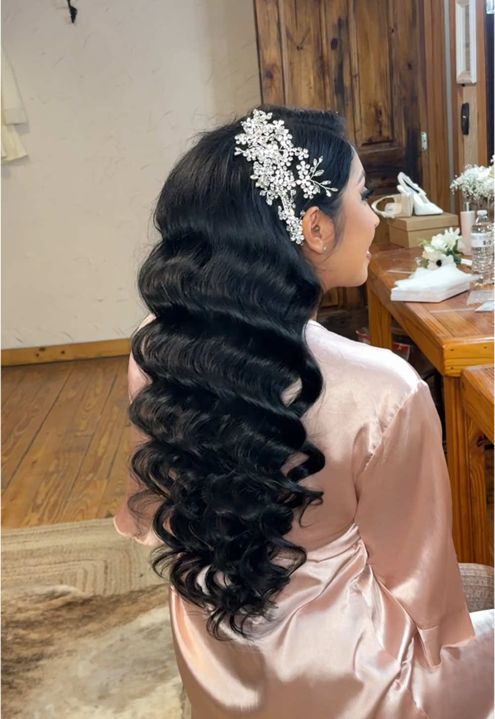 Hermosas ondas para Novia 💍👰‍♀️ #Hairtutorial #hairideas #engagementhairideas #Peinados #Peinado #hairstyletutorial #makeupbyarii #peinadistosfaciles✨♥️ #