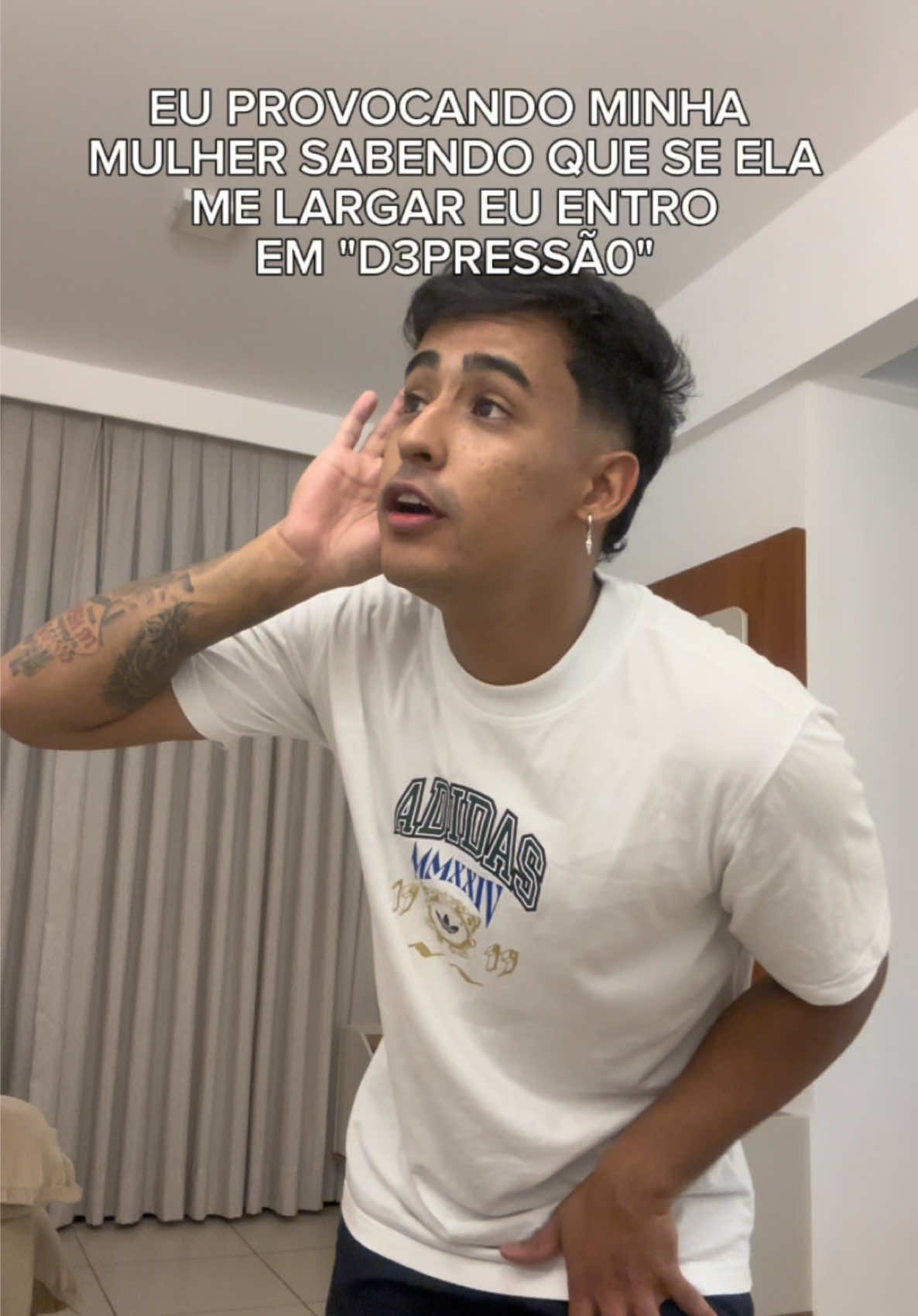 Ou eu durmo com o couro quente, ou entro na deprê 🤣🤣 #CapCut #meme #casal #viral #humor 