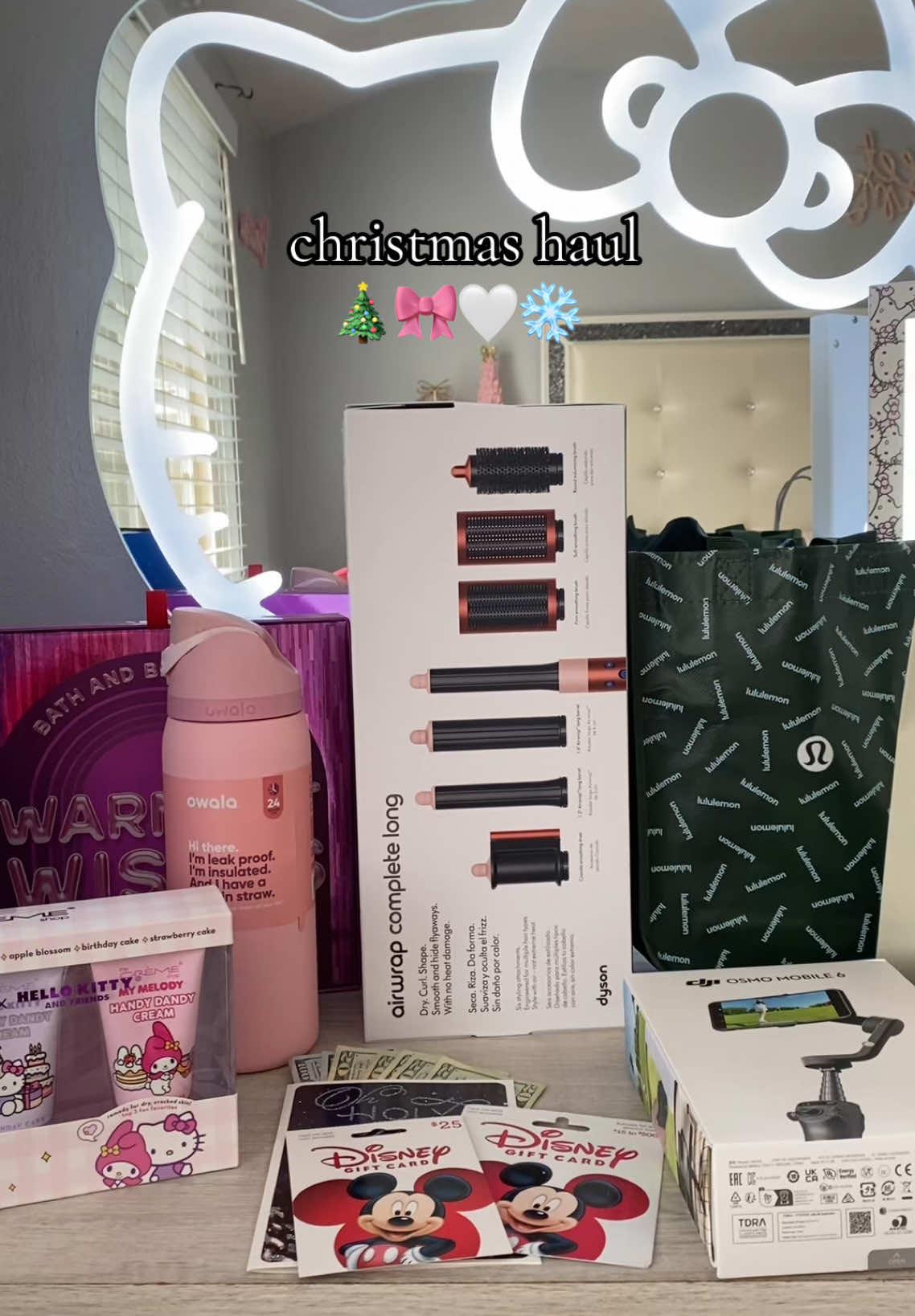 super grateful 💫 #christmas #christmashaul #haul #haultok #dyson #dysonairwrap #pink #pinktok #adidascampus #hellokitty #hellokittylover #lululemon #lululemoncreator #lululemondefinejacket #disney #pinkowala #coquette #coquetteaesthetic #coquettecore #bridgerton #fyp #fypシ #parati #girly #girlythings 