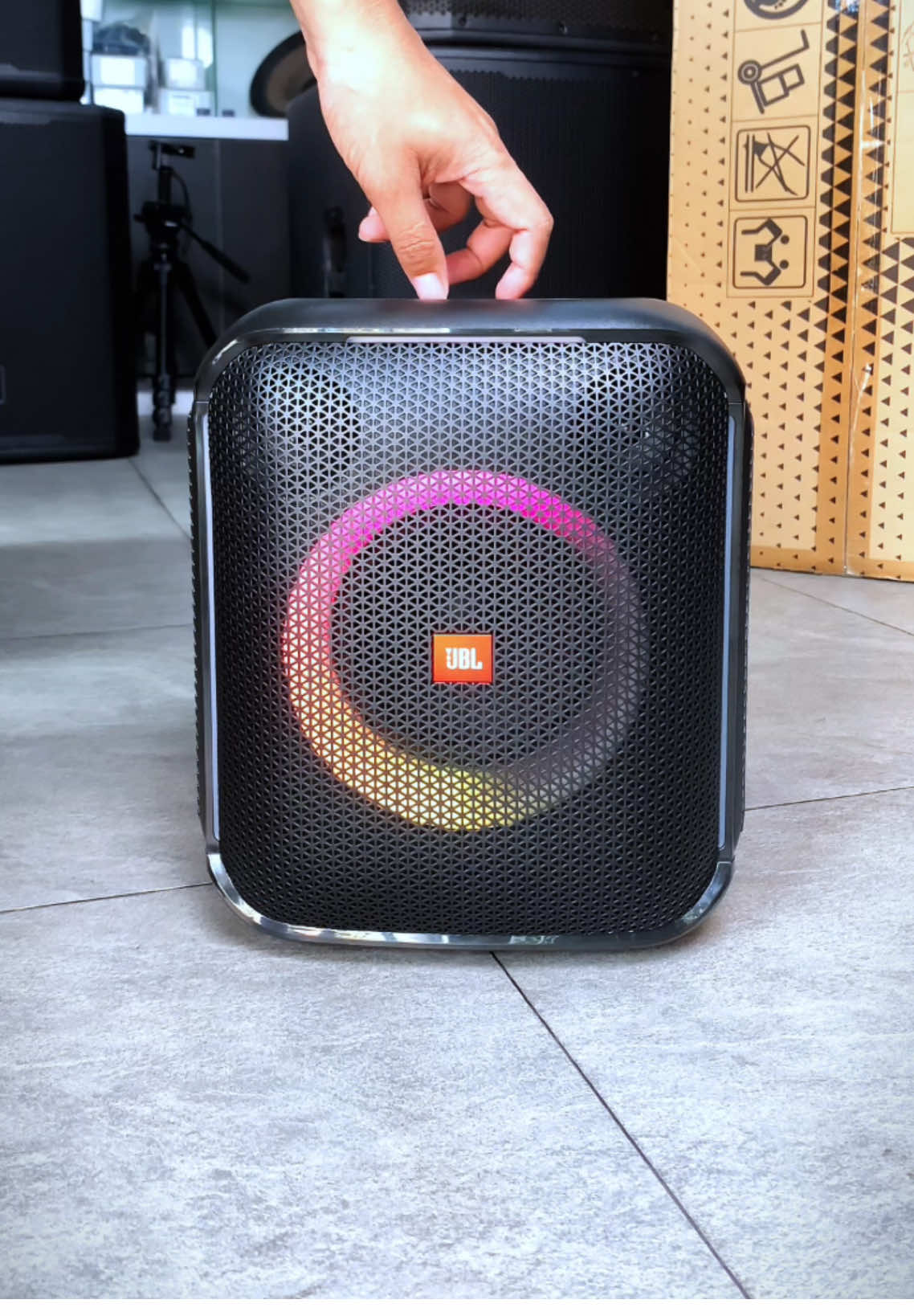 JBL PartyBox Encore: Powerful Sound Test ——————————————— #jblrealsound #jblprxone #trump2024🇺🇸 #unitedstates #tiktok #crysmas🌲👍 #fyp #trending #germany #canada #newyork #jblprofessional #canada_life🇨🇦 #fail #Viral #TikTokUSA #Relatable #Inspo #LifeHacks #StoryTime