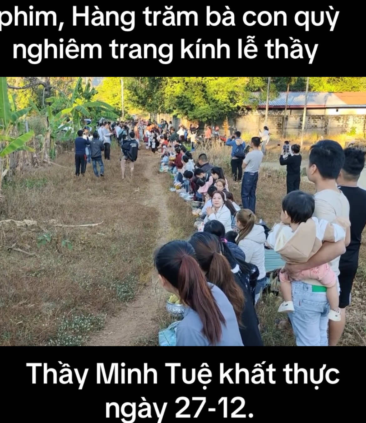 thầy Minh Tuệ khất thực ngày 27-12.  #thayminhtuemoinhat #thầyminhtuệ #đoànvănbáu #lekhagiap 