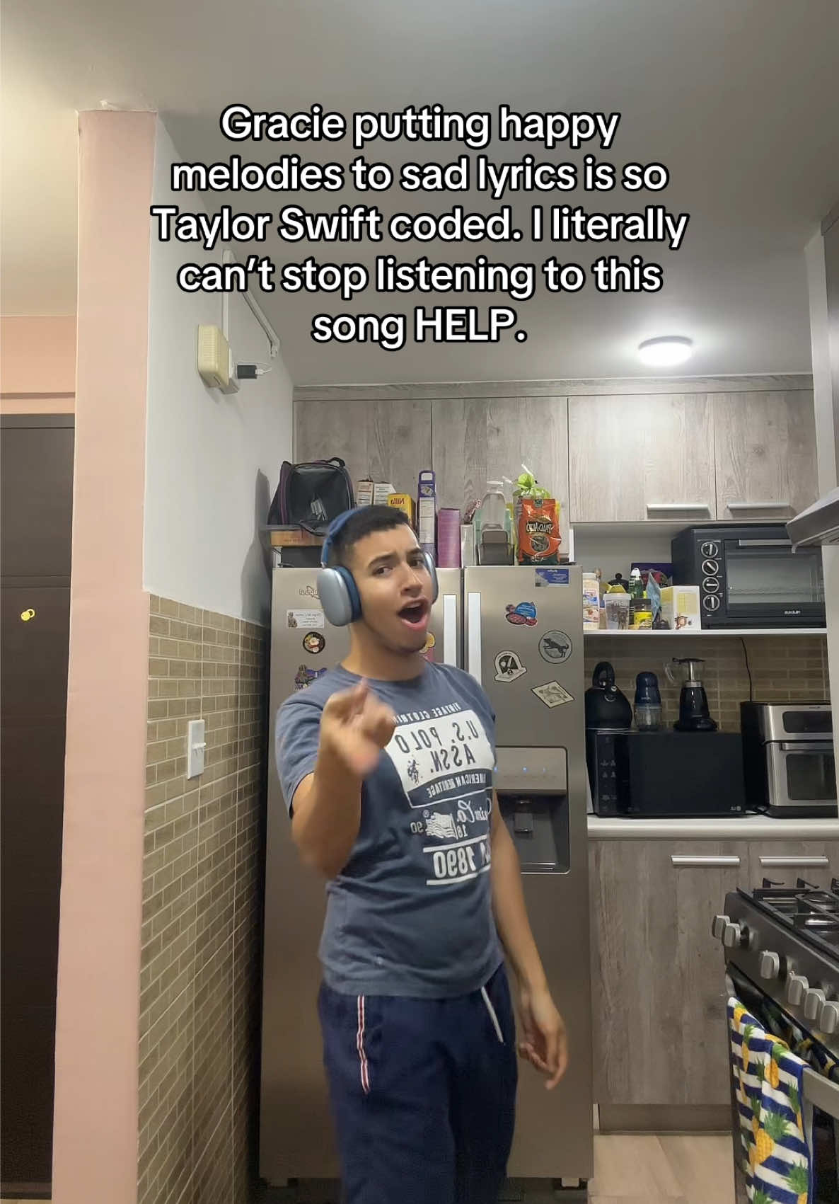 BET YOU’RE THINKING SHE’S SO COOL🗣️ #swifttok #taylorswift #swiftie 