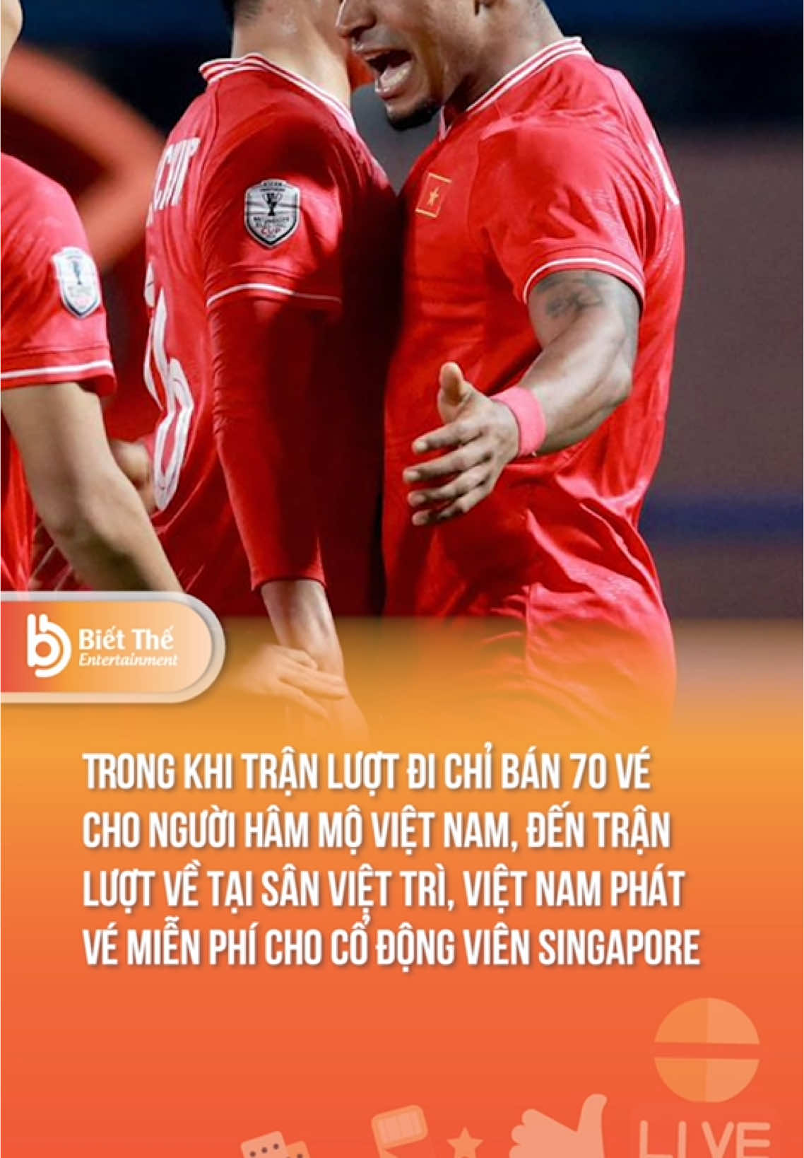 PHÁT VÉ MIỄN PHÍ CHO CĐV SINGAPORE #OrangeAgency #bietthenews #BietTheNetwork #tiktoknews #onhaxemtin #news #tintuc #football #bongda #bongdavietnam #yeubongda 