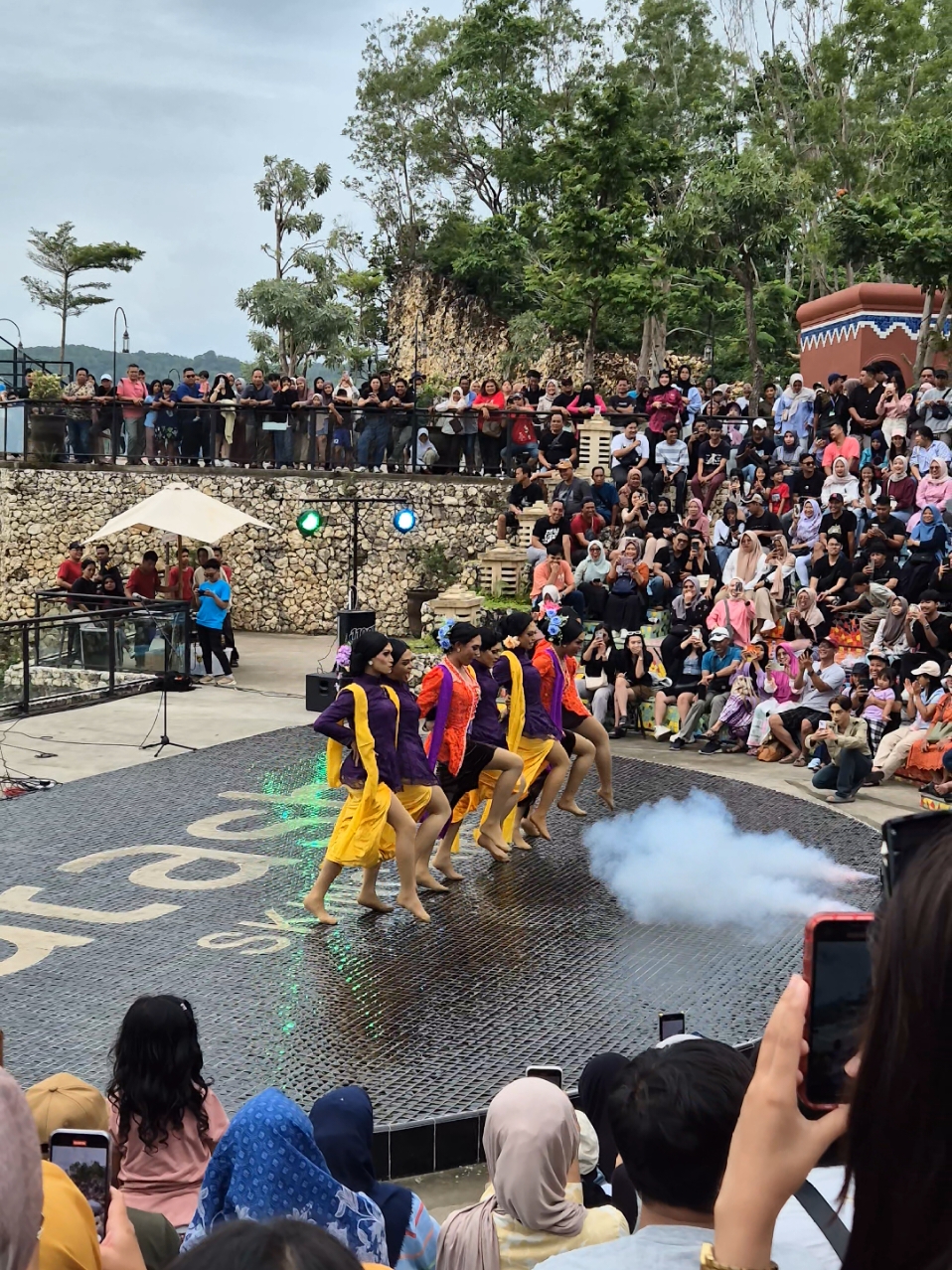 Awas pasangan kalian diculik sm wanita perkasa! 😭🙏 #jogja #jogjaistimewa #jogjaviral #yogyakarta #yogyakartaistimewa #obelixseaview  #fyp #masukberanda #foryou #wisatajogja #obelix 