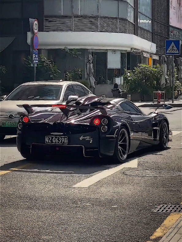 Pagani Huayra Roadster ZY One- Off #pagani #huayraroadster 