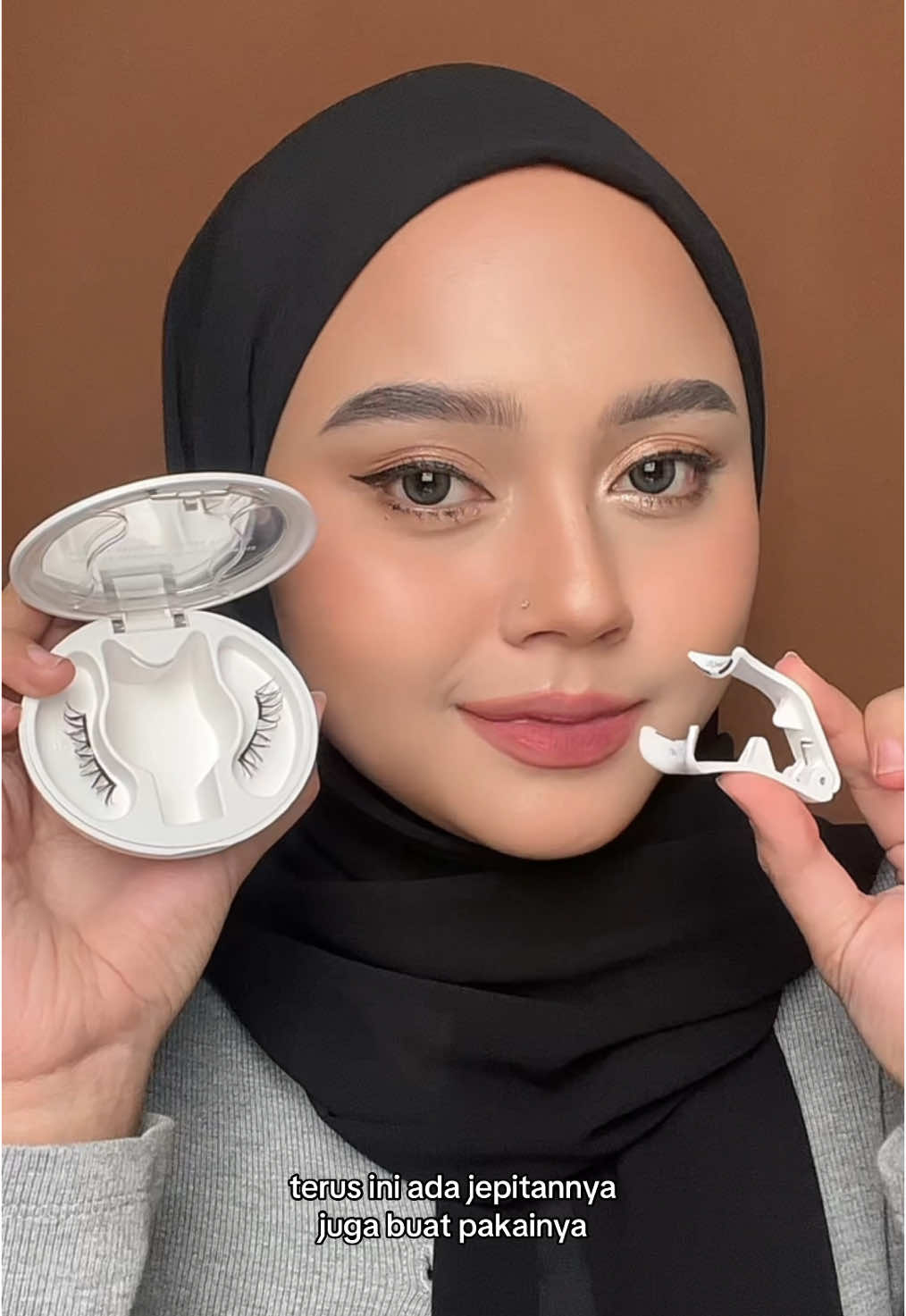 inimah bakalan jadi andalan aku!! tiap hari mata pen on point tapi gapake ribet tinggal pake ini aja!🥳🥰🫶🏻🫶🏻  #wosado #wosadoeyelash #fyp 