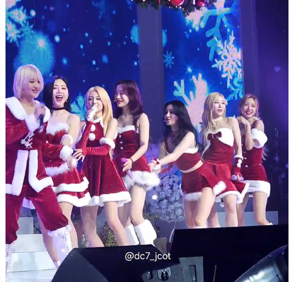 It’s Xmas til we run outta content. Also it’s always SuA. 241225 cr: dc7_jcot (twt) #dreamcatcher #kpopdreamcatcher @Dreamcatcher(드림캐쳐)