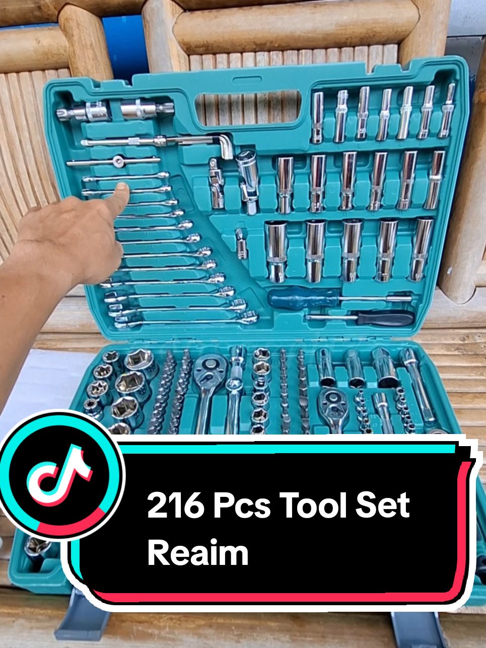 Yang lagi cari 1 Set Kunci nih kita punya rekomendasi 216 pcs Tool Set Dari Reaim  #toolset #kunci #kuncisocketmultifungsi #kuncishock #kuncipas #toolbox #promoguncang #wibgajian #paydaysale 