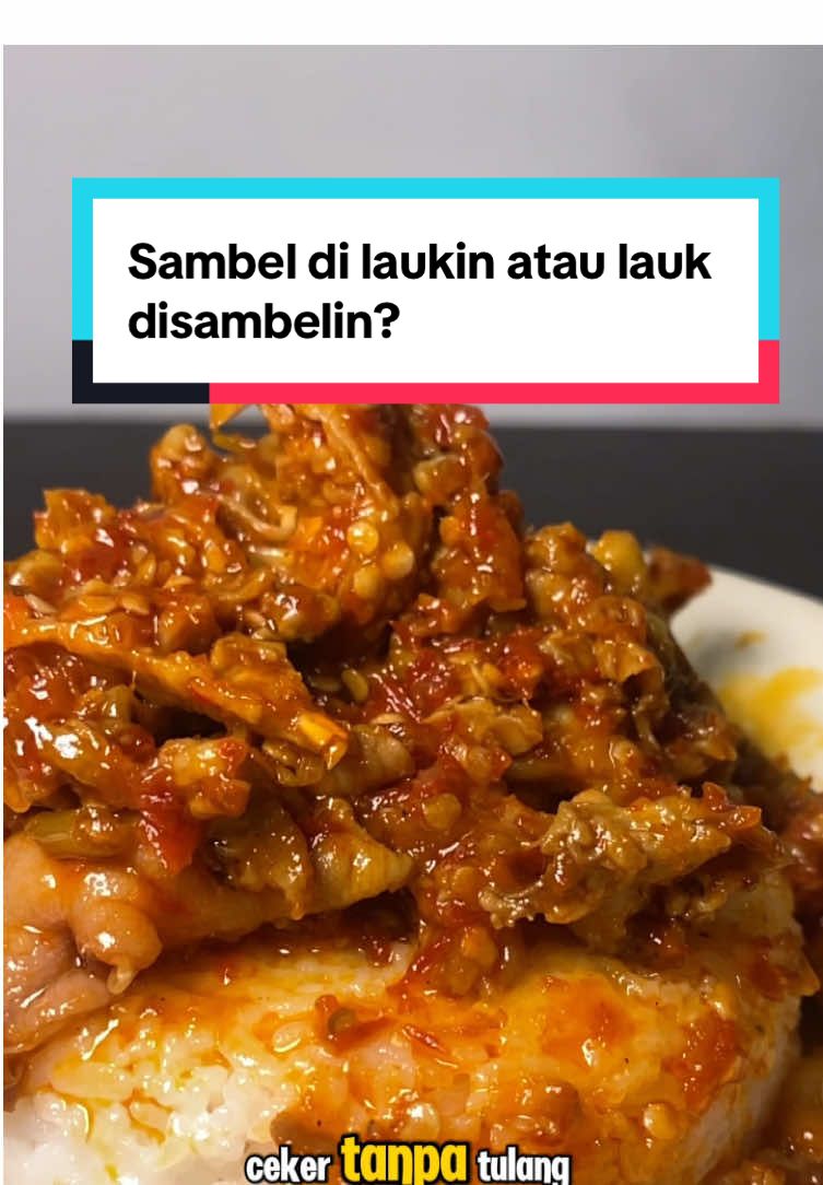 Ceker Emplok Oelek, ceker tanpa tulang + bumbu pedas = solusi untuk pecinta rasa! 🔥 Mau makan siang? Santai? Bekal kerja? Semuanya jadi lebih nikmat dengan Ceker Emplok. Cobain sekarang dan rasakan sendiri sensasinya! #CekerEmplokOelek #BumbuPedasGurih #LaukKekinian #CekerTanpaTulang #MakanPraktis #CekerLezat #FoodieGoals