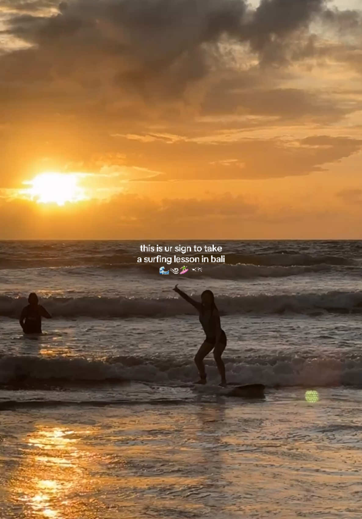 another fun activity to do in bali: surfing lesson!! 🏄🏻‍♀️🫶🏻 #seminyak #bali #surfing 