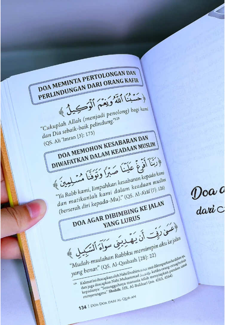 Doa dan dzikir itu salah satu bentuk ibadah kepada Allah, dimana harus sesuai contoh Rasulullah ﷺ dengan buku karya Ust. Yazid Rahimahullah ini ada tata cara, adab, dan contoh dalam berdoa dan berdzikir 📚 #recommendations #books #fypシ゚viral #fypシ゚viral #fyppppppppppppppppppppppp 