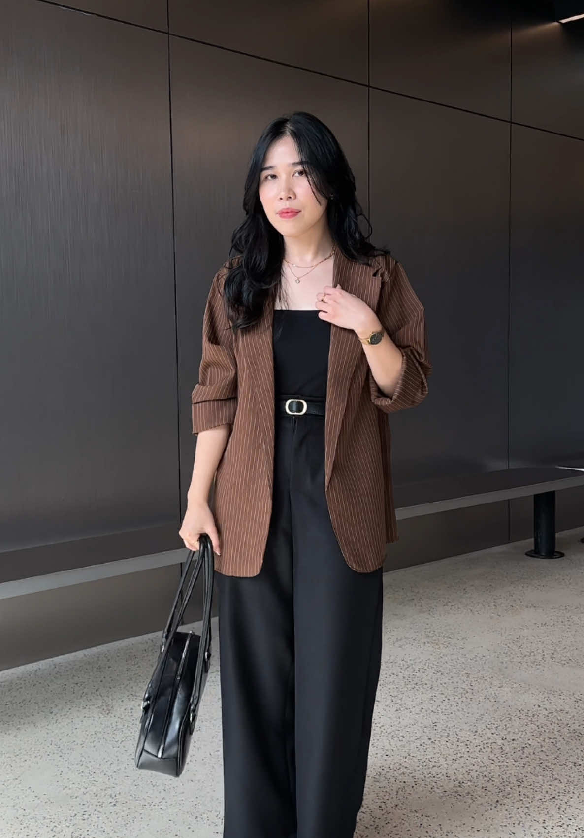 gabisa berenti rekomendasiin tasha blazer in espresso! 🫶🏻 #blazeroutfit #blazer #blazerwanita 