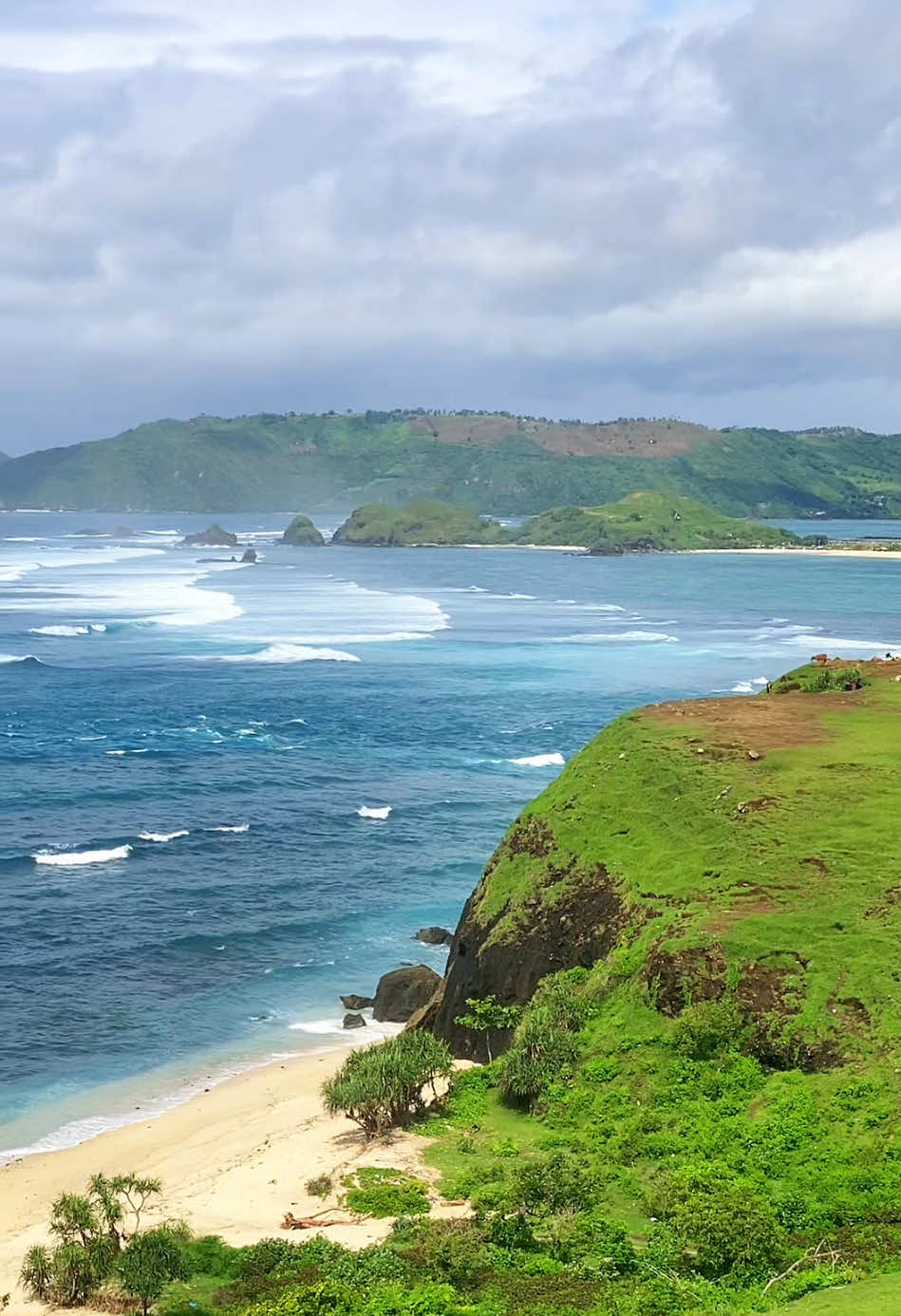 Bukit Merese, Bukit Sejuta Keindahan. #lomboktraveler_ #fyp #lombok #lomboktiktok #serunyaliburan #merese #wonderfulindonesia 