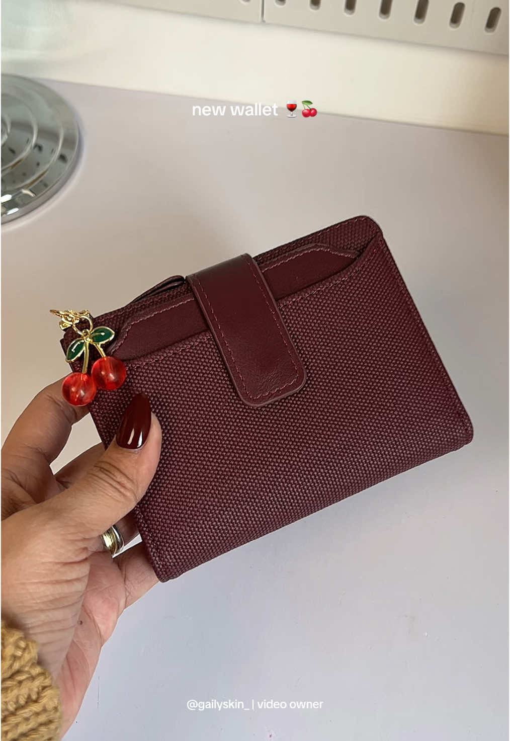 maroon is classy!! 🍷✨ #maroonwallet #classywallet #wallet #walletforwomen #walletwithcardholder 