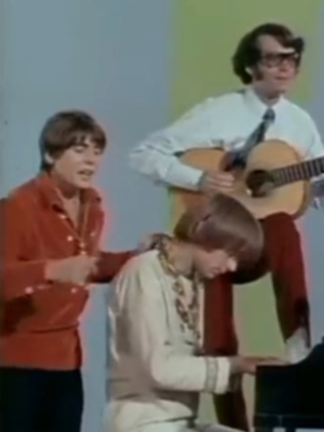 THE MONKEES - DAYDREAM BELIEVER #tiktokmusic #musica #song #oldschool #hits #memoriesbringback #fyp 