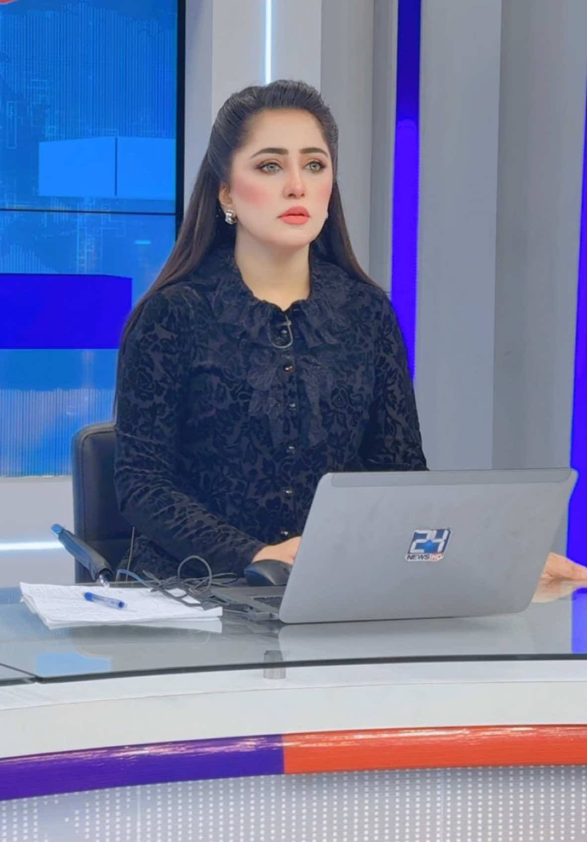 🙂 #mehreeniftikhar #pakistan #alhamdulillah❤️ #mehreen #foryou #anchorlife #anchor #fyp #24news #24newshd 