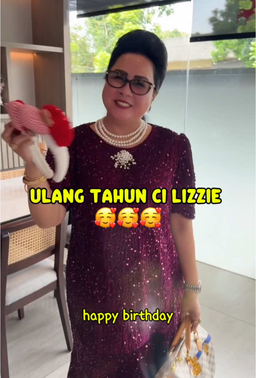 Semoga selalu 17 tahun aminnnnn#cicilingling #linglinglieanti #mamacetar @Lizzebethmua 