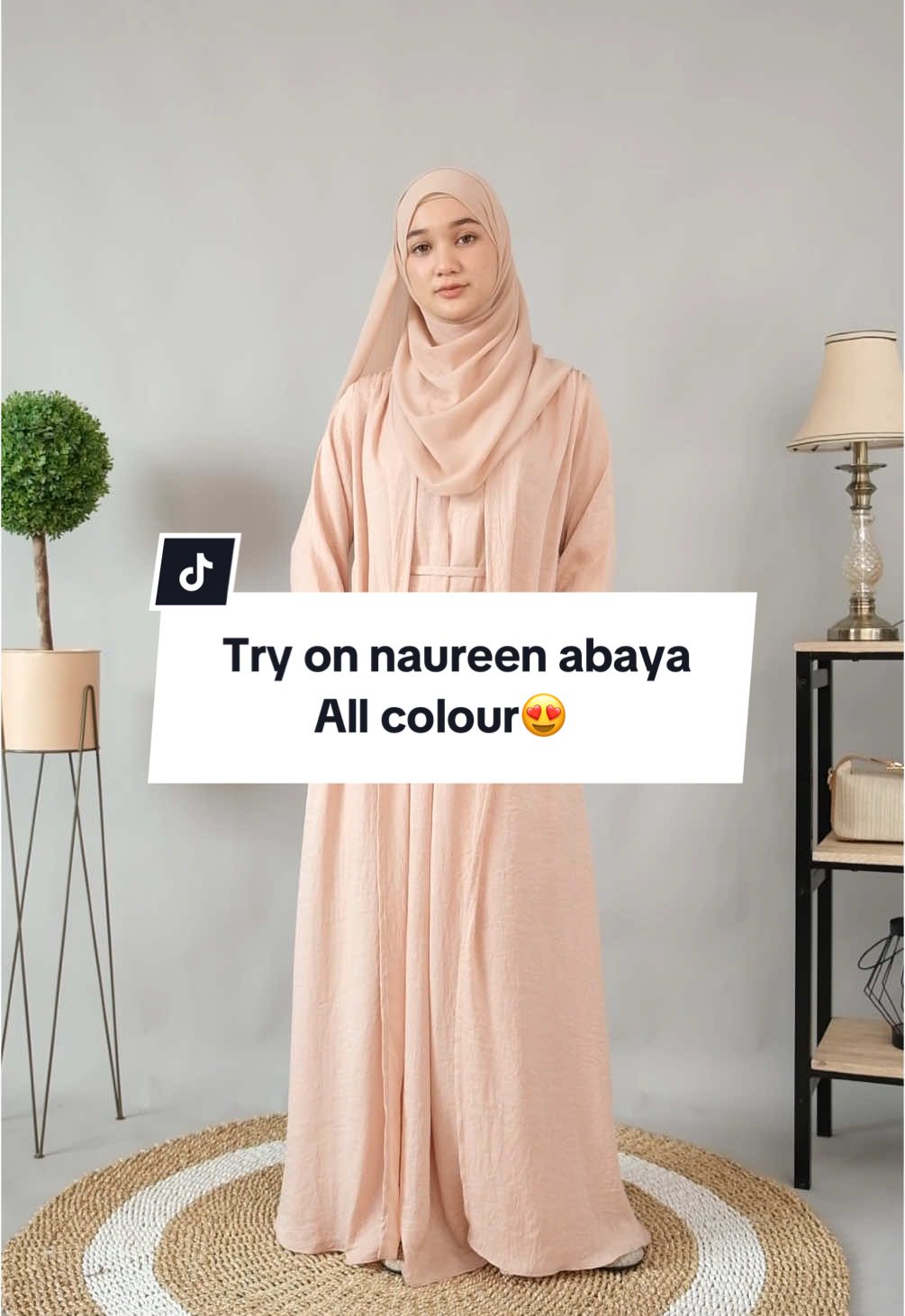 Nah kann pas udah di try on semua warnaaa langsung keliatan cakep cakep semuanya😍😍 yang belum amanin yuk gercep amanin sekarang‼️🔥 #riskirich #riskirichbutik #gamis #gamismurah #gamislebaran #cucigudang #endyearsale #yearendsale #diskon #sale #clearancesale #gamiskekinian #gamistrending #gamissyari #lebaran2025 #abaya #abayagirls #abayafashion 