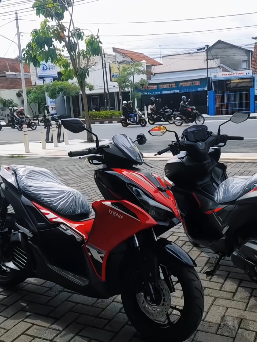 Aerox Alpha nya sudah ready yaa di dealer🤩🌷 YAMAHA MATARAM SAKTI KEBUMEN 📍Lokasi : Barat SMPN 5 Kebumen, Dekat Alun-Alun Kebumen, Jawa Tengah ☎️Info bisa DM/klik nomor di bio #aeroxalpha #aerox2025 #yamahaindonesia #yamahamaxi #aeroxmodif 