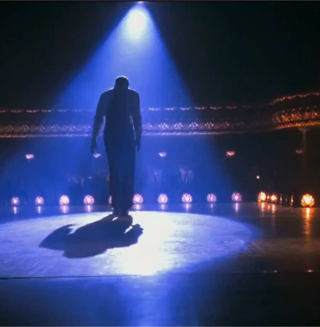 On this day, 22 years ago, CHICAGO opened in movie theaters. Directed and choreographed by Rob Marshall, and based off Bob Fosse’s original Broadway production, CHICAGO went on to win the Academy Award for Best Picture in 2003, making it the first musical to win the award since OLIVER! in 1968. We’ve always loved the idea of “Billy Flynn” (played by Richard Gere) tap dancing around the facts in the court room scene. Enjoy! #tapdance #tapdancers #tap #chicago #bobfosse #moviemusical #hollywood 