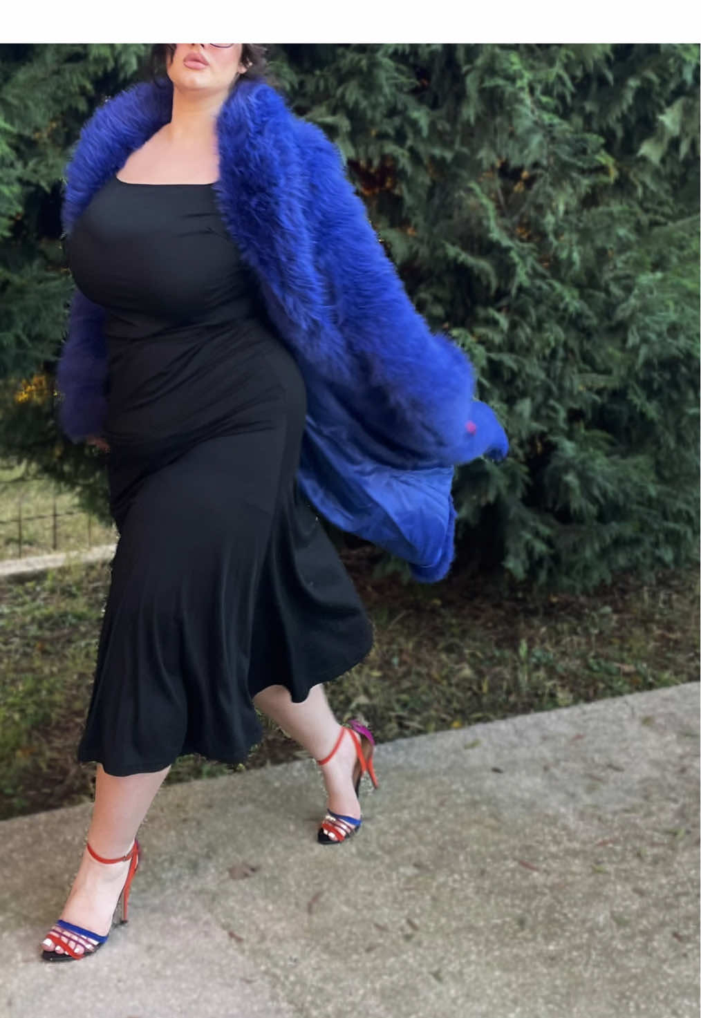 Wearing: Jobelle Faux Fur Coat - Royal 💙 @FashionNovaCURVE  #ad #foryoupage